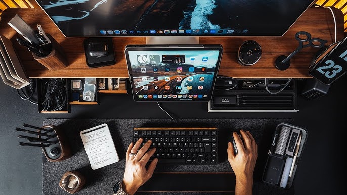 monitor, desktop,keyboard,phone,mouse showing best computer accessories